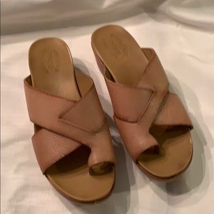 KorkEase tan leather wedges